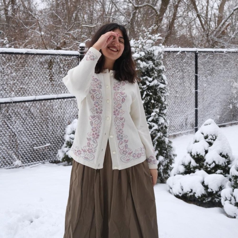 D'Allairds Vintage White Cardigan with Beautiful Embroidery